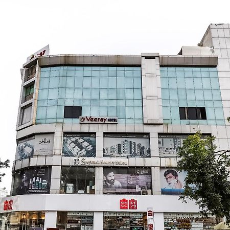 Oyo Hotel D Veeray Ahmedabad Eksteriør bilde