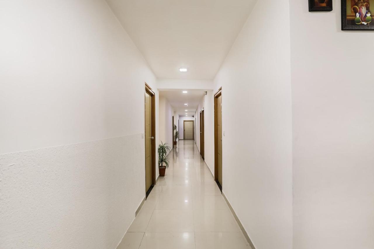 Oyo Hotel D Veeray Ahmedabad Eksteriør bilde