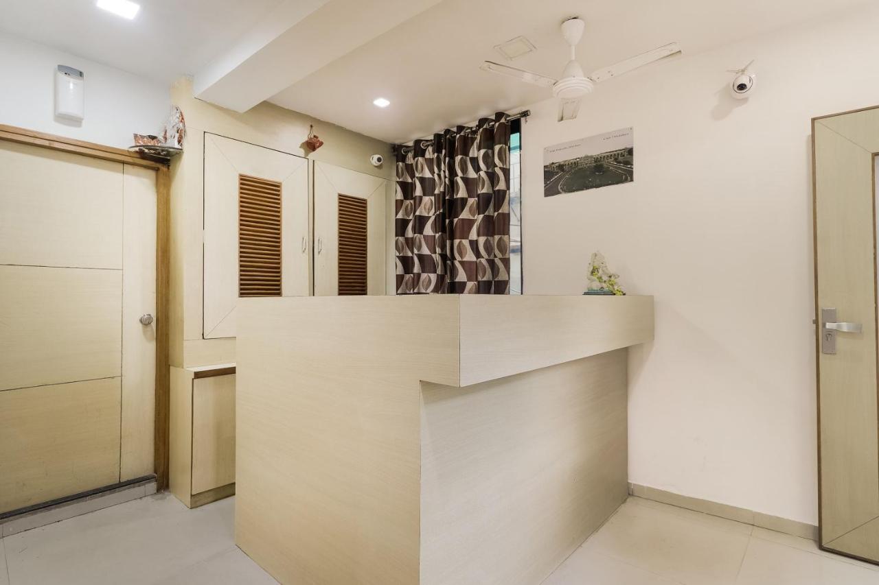 Oyo Hotel D Veeray Ahmedabad Eksteriør bilde