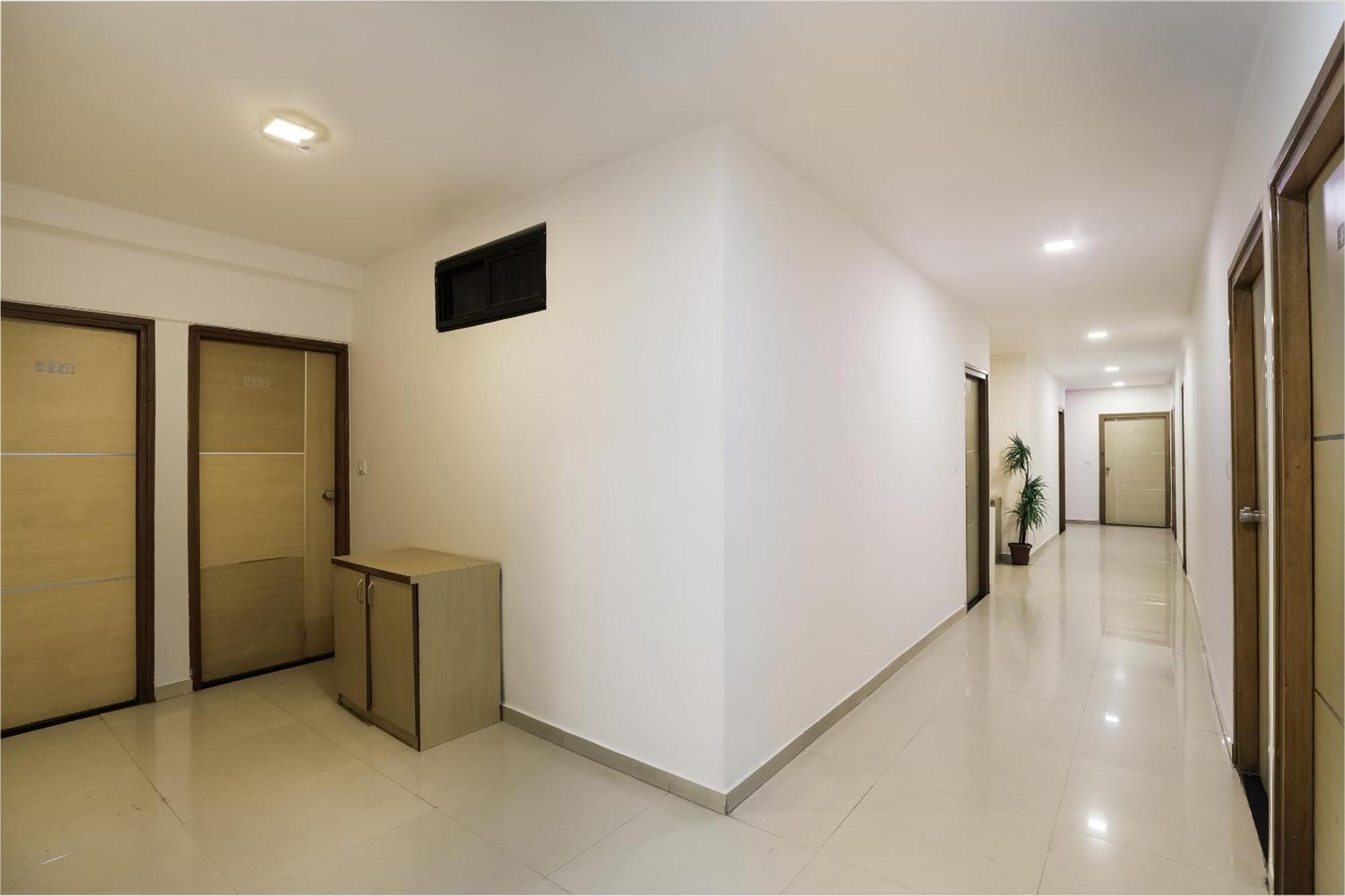 Oyo Hotel D Veeray Ahmedabad Eksteriør bilde